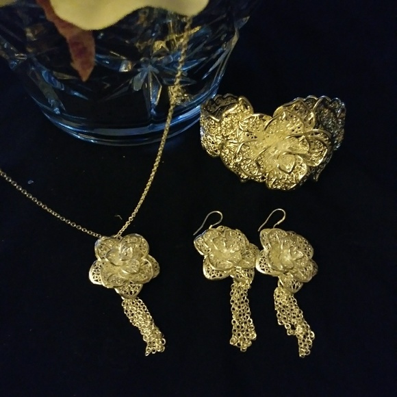 Jewelry - Picture 6 of 7